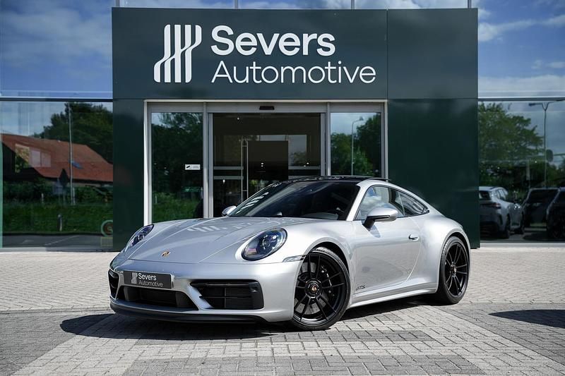 Zilver Gebruikt 2024 Porsche 911 Carrera 4 GTS Coupé | € 209.988 - Afbeelding 1/4