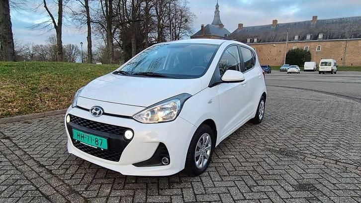 Wit Occasion 2017 Hyundai i10 Comfort Hatchback | € 8.750 (Eerlijke prijs) - Afbeelding 1/4