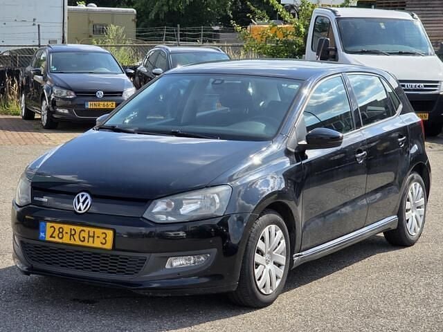 Zwart Occasion 2011 VW Polo Comfortline Hatchback | € 1.750 (Iets duurder) - Afbeelding 1/4