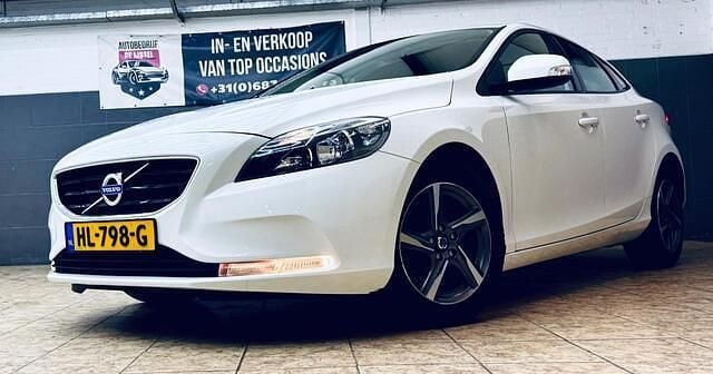 Wit Occasion 2014 Volvo V40 R-Design Hatchback | € 8.999 (Super prijs) - Afbeelding 1/4
