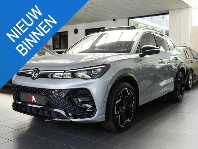 Zilver Gebruikt 2024 VW Tiguan R-line SUV | € 54.950 (Duur) - Afbeelding 1/4