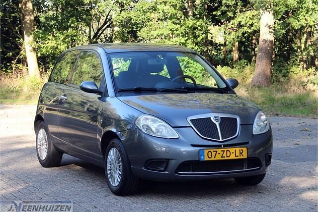 Grijs Gebruikt 2007 Lancia Ypsilon Hatchback | € 1.799 (Iets duurder) - Afbeelding 1/4