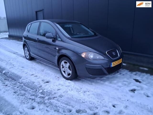 Grijs (metallic) Occasion 2009 Seat Altea Reference MPV | € 2.500 (Goede deal) - Afbeelding 1/4