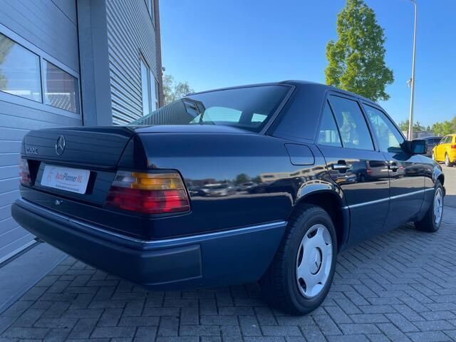 Occasion Mercedes E200 118 PK (86 kW) 1991 Blauw Sedan