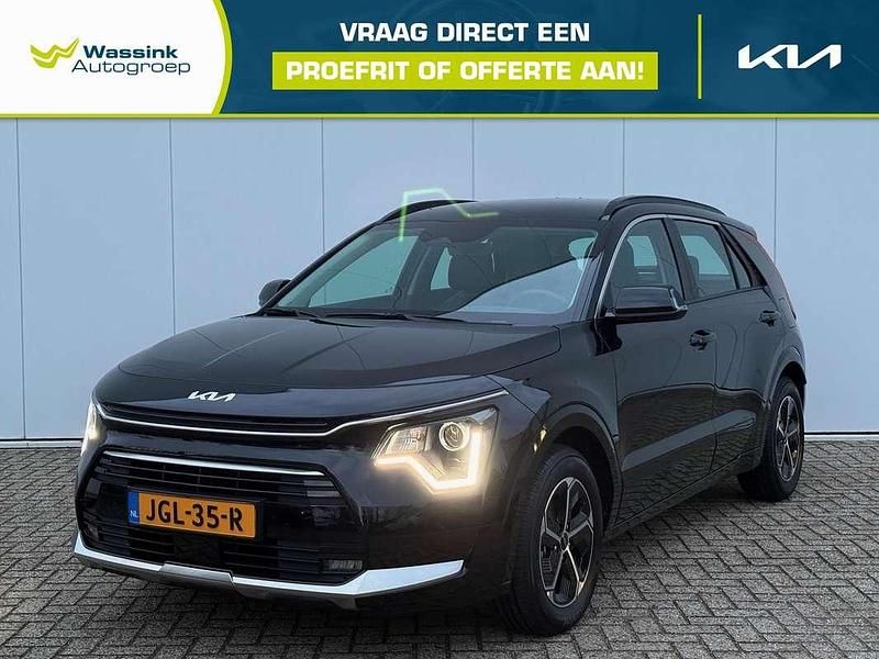 Zwart Nieuw 2025 Kia Niro SUV | € 37.475 (Goede deal) - Afbeelding 1/4