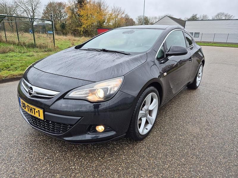 Zwart Gebruikt 2012 Opel Astra GTC Sport Hatchback | € 5.950 (Eerlijke prijs) - Afbeelding 1/4