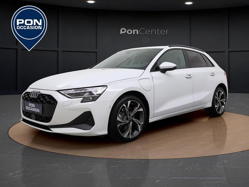Wit Occasion 2025 Audi A3 Sportback Advanced Hatchback | € 39.950 (Duur) - Afbeelding 1/3