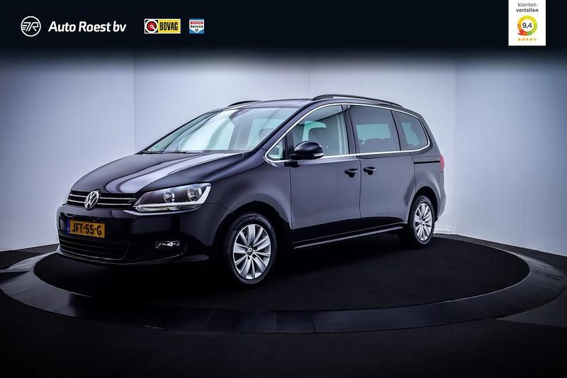 Zwart Gebruikt 2020 VW Sharan Comfortline MPV | € 31.125 (Goede deal) - Afbeelding 1/4