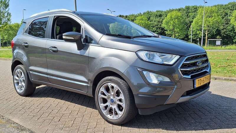 Grijs, metallic lak Gebruikt 2018 Ford Ecosport Titanium SUV | € 15.200 (Eerlijke prijs) - Afbeelding 1/4