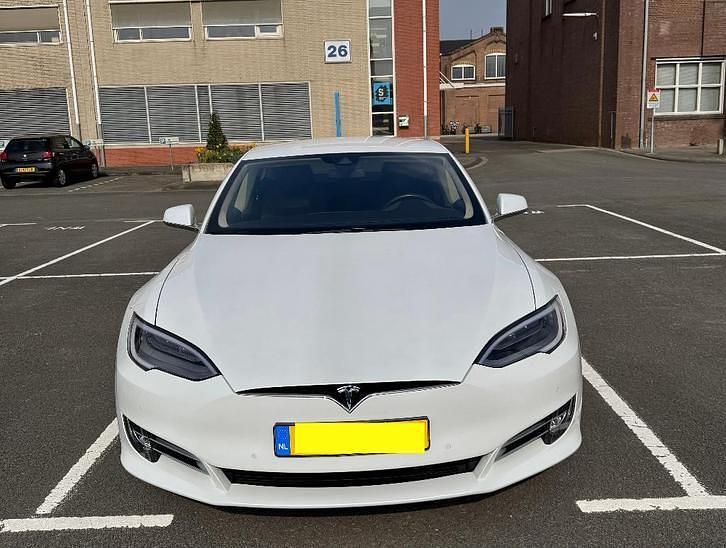 Occasion 2017 Tesla Model S Hatchback | € 20.000 (Eerlijke prijs) - Afbeelding 1/4