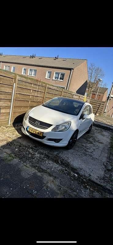 Wit Gebruikt 2009 Opel Corsa Edition MPV | € 1.100 (Eerlijke prijs) - Afbeelding 1/4