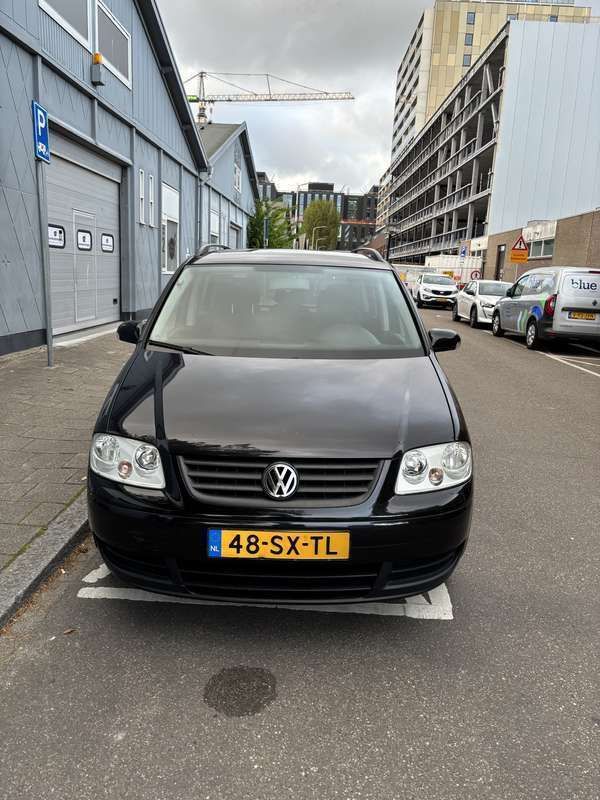 Zwart Gebruikt 2006 VW Touran Business MPV | € 2.500 (Eerlijke prijs) - Afbeelding 1/4