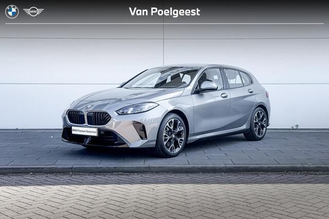 Grijs, metallic lak Gebruikt 2024 BMW 120 Comfort Edition Hatchback | € 39.900 (Goede deal) - Afbeelding 1/4