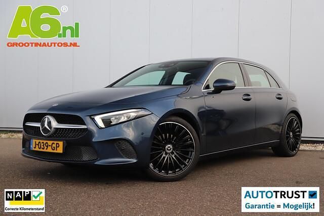 Blauw Gebruikt 2020 Mercedes A160 Business Hatchback | € 19.900 (Eerlijke prijs) - Afbeelding 1/4