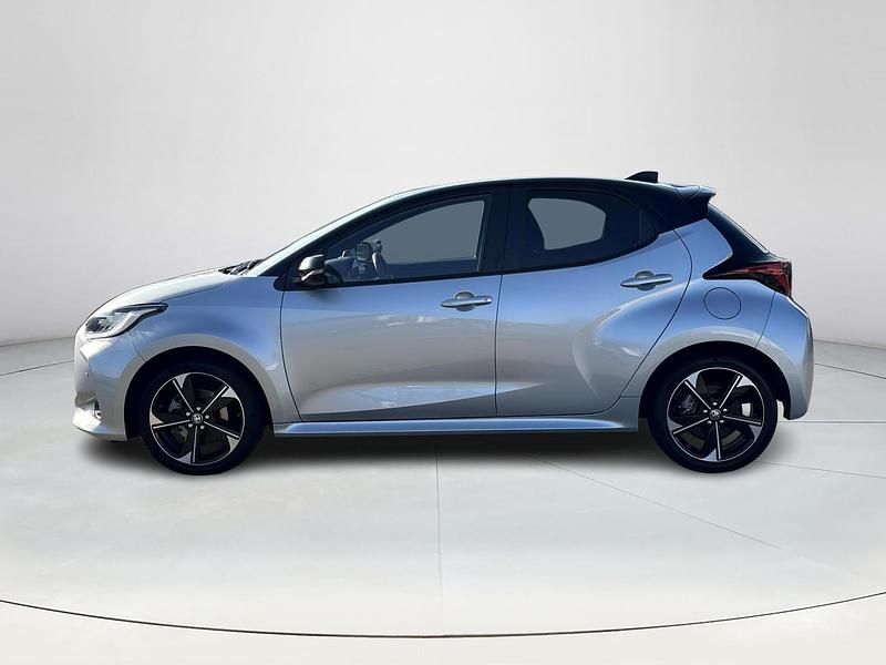 Nieuw Toyota Yaris Hybrid Executive 2026 Grijs Hatchback