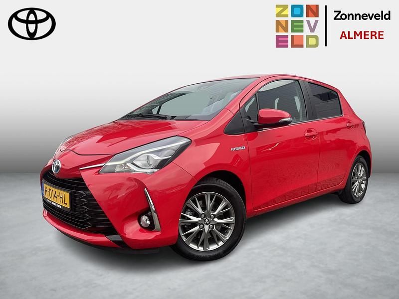 Occasion Toyota Yaris Hybrid 101 PK (74 kW) 2020 Rood Hatchback