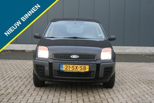 Zwart Gebruikt 2006 Ford Fusion MPV | € 1.249 (Goede deal) - Afbeelding 1/4