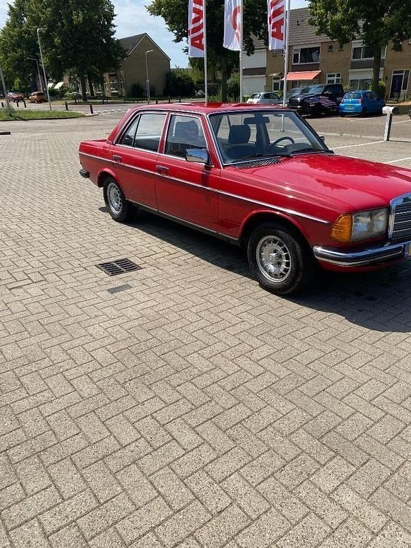 Occasion Mercedes E230 136 PK (100 kW) 1982
