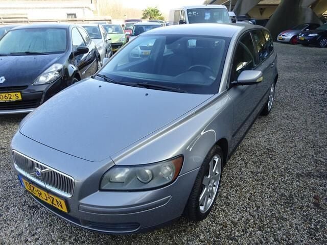 Grijs Gebruikt 2005 Volvo V50 Stationwagen | € 2.295 (Eerlijke prijs) - Afbeelding 1/4