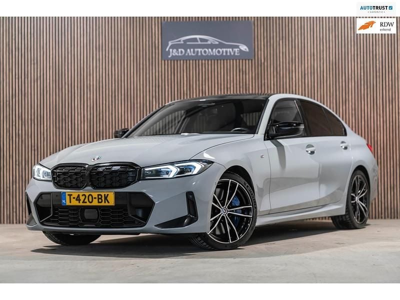 Grijs Gebruikt 2022 BMW M340 M Sport Sedan | € 60.900 (Eerlijke prijs) - Afbeelding 1/4