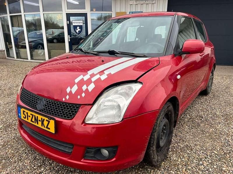 Rood (metallic) Gebruikt 2008 Suzuki Swift Hatchback | € 890 (Super prijs) - Afbeelding 1/4