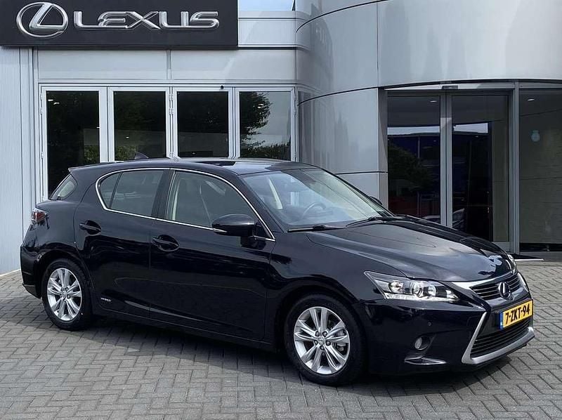 Zwart Gebruikt 2015 Lexus CT200h Business Edition Hatchback | € 11.890 (Goede deal) - Afbeelding 1/4