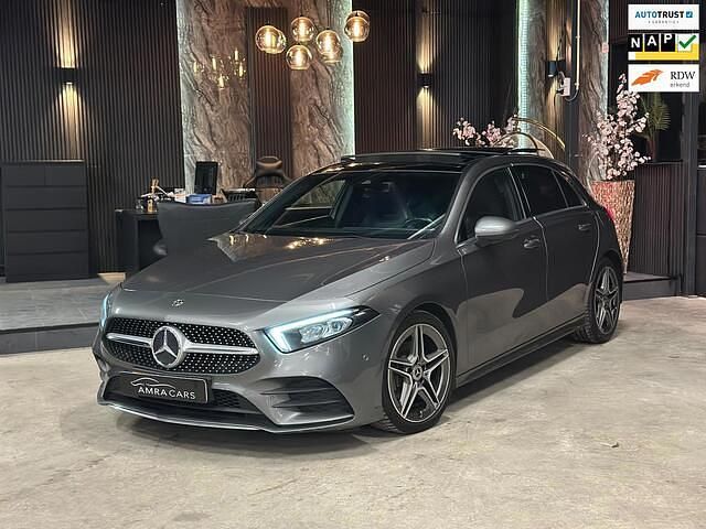 Grijs Gebruikt 2018 Mercedes A180 Business Hatchback | € 26.950 (Duur) - Afbeelding 1/4