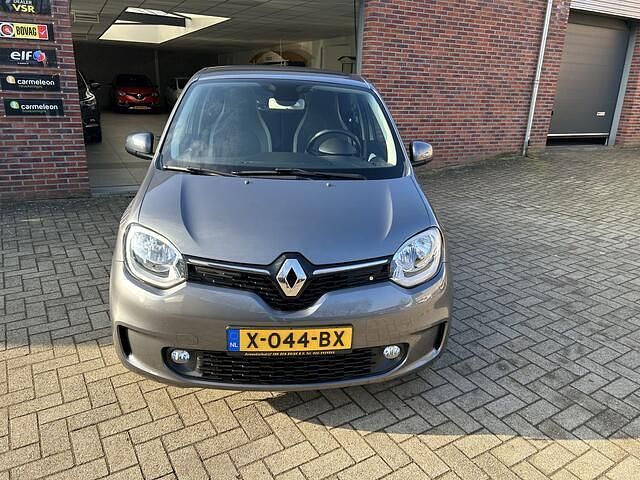 Occasion Renault Twingo Intens 74 PK (54 kW) 2019 Grijs (metallic) Hatchback