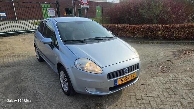 Occasion Fiat Grande Punto 78 PK (57 kW) 2006 Grijs Hatchback