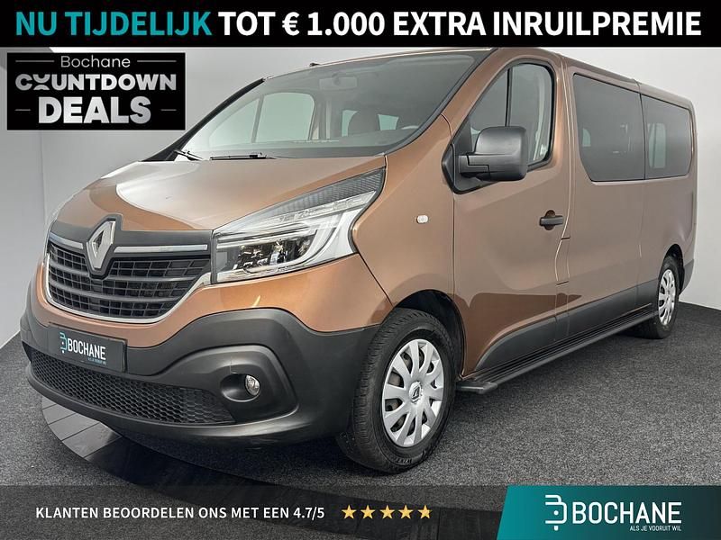 Bruin Gebruikt 2021 Renault Trafic Zen Van | € 33.495 - Afbeelding 1/4