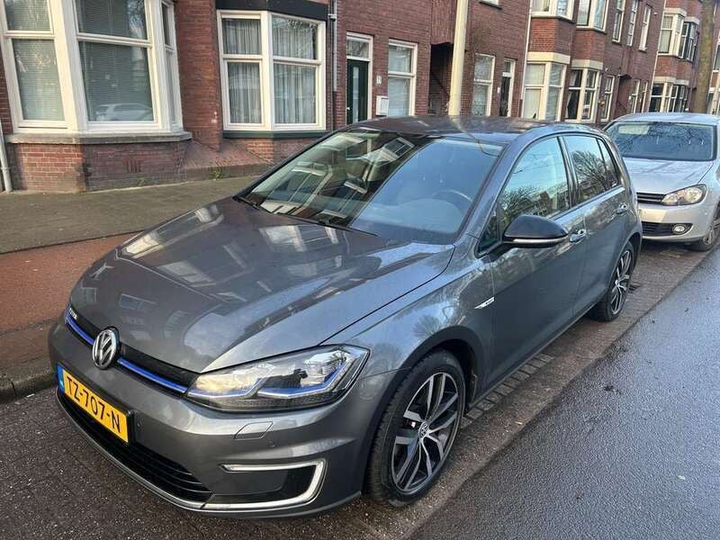 Grijs Gebruikt 2018 VW e-Golf Hatchback | € 11.999 (Eerlijke prijs) - Afbeelding 1/4
