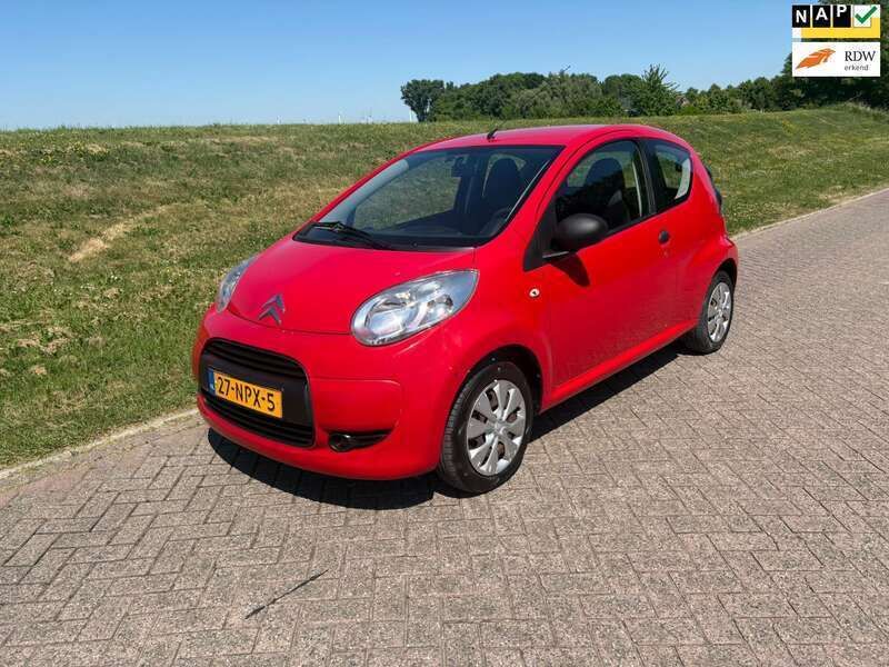 Rood Gebruikt 2010 Citroën C1 Hatchback | € 1.950 (Eerlijke prijs) - Afbeelding 1/4