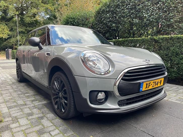 Grijs Gebruikt 2019 Mini One Clubman Business Stationwagen | € 11.990 (Eerlijke prijs) - Afbeelding 1/4