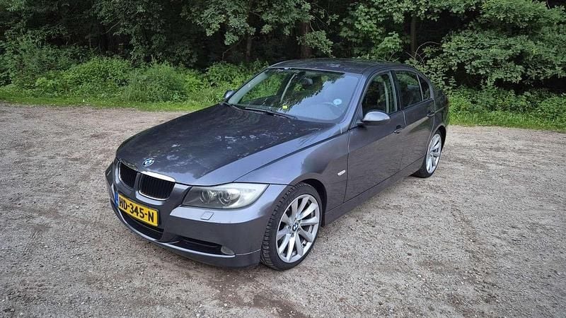 Grijs Gebruikt 2006 BMW 318 Sedan | € 2.498 (Super prijs) - Afbeelding 1/4