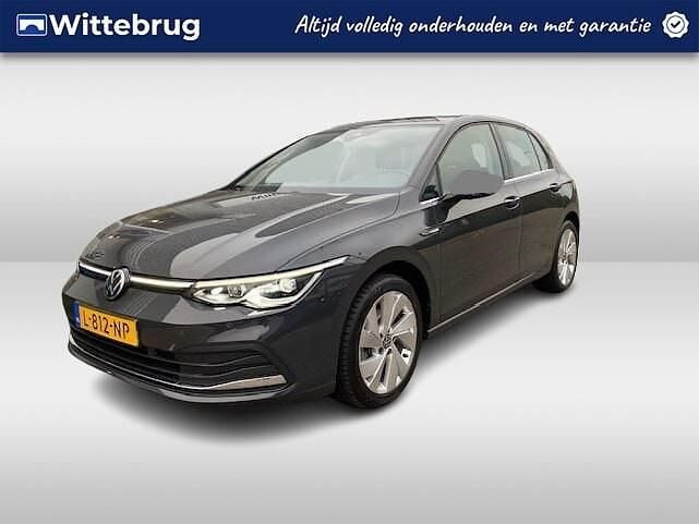 Grijs Gebruikt 2021 VW Golf VIII Style Hatchback | € 22.950 (Eerlijke prijs) - Afbeelding 1/2