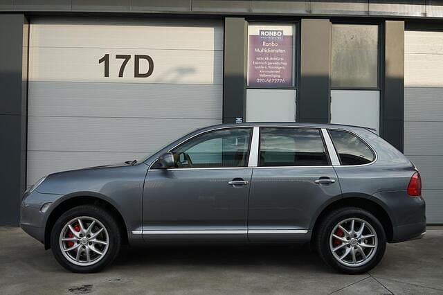 Grijs Gebruikt 2003 Porsche Cayenne Turbo SUV | € 15.900 (Goede deal) - Afbeelding 1/4