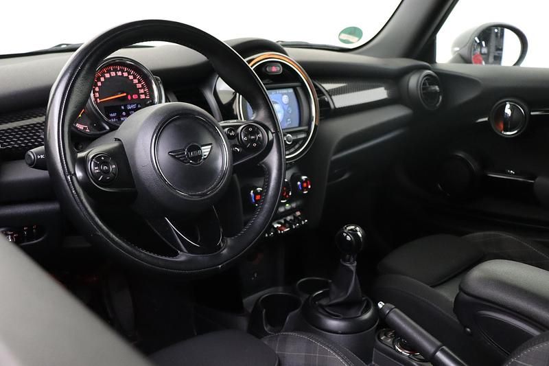 Occasion Mini Cooper S Comfort 192 PK (141 kW) 2018 Rood Hatchback