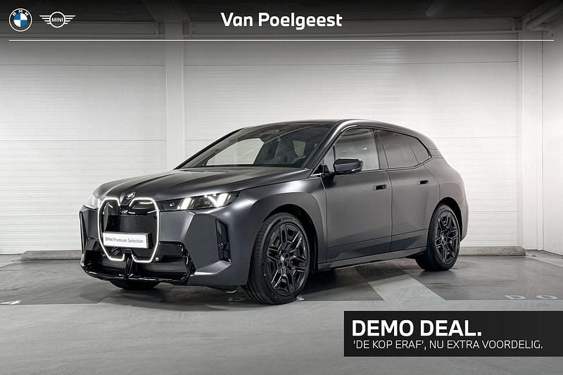 Bmw individual frozen deep grey metallic (donker grijs metallic) Gebruikt 2025 BMW iX Comfort Edition SUV | € 109.900 - Afbeelding 1/4