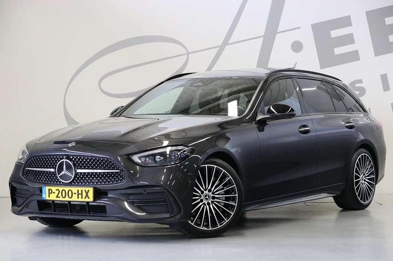 Grijs Occasion 2022 Mercedes C200 AMG line Stationwagen | € 34.950 (Iets duurder) - Afbeelding 1/4