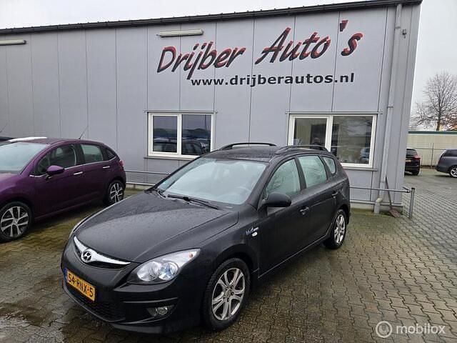 Zwart Occasion 2011 Hyundai i30 Stationwagen | € 1.600 - Afbeelding 1/4