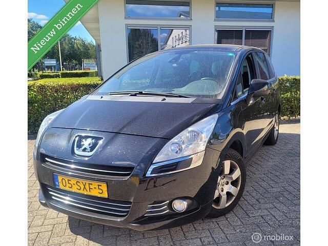 Zwart Gebruikt 2012 Peugeot 5008 MPV | € 2.490 (Eerlijke prijs) - Afbeelding 1/4