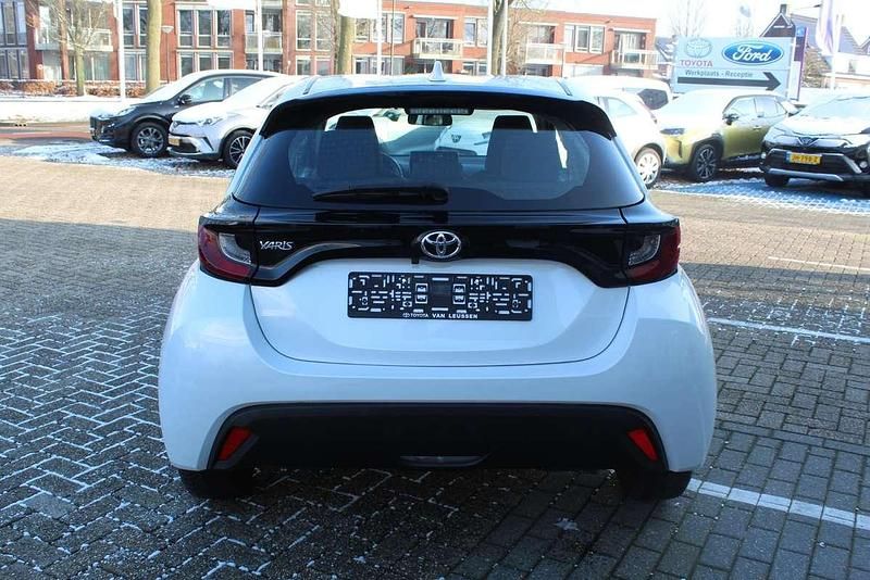 Occasion Toyota Yaris Hybrid Active 116 PK (85 kW) 2022 Wit Hatchback