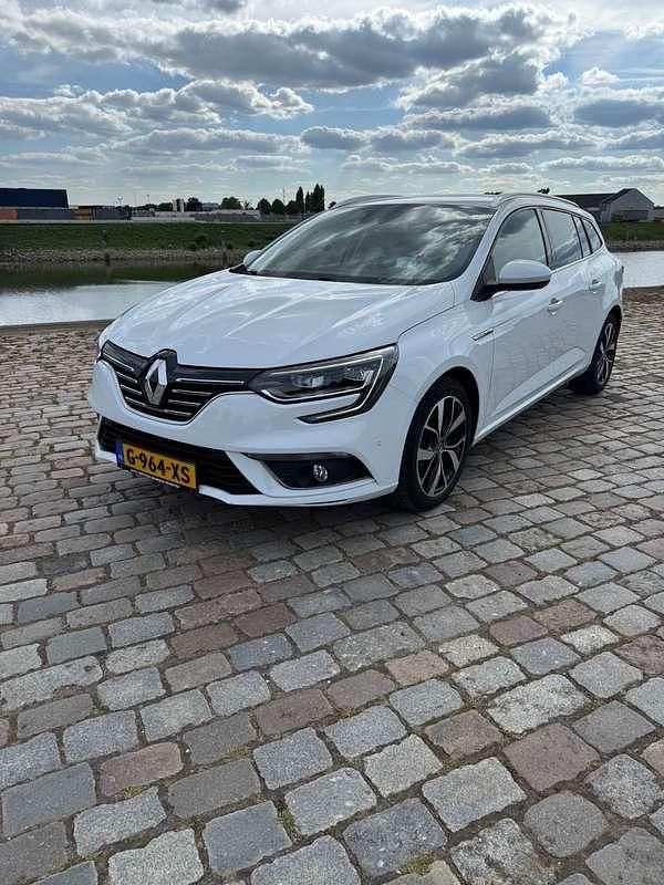 Wit Gebruikt 2020 Renault Mégane GrandTour Bose Edition Stationwagen | € 16.995 (Eerlijke prijs) - Afbeelding 1/4