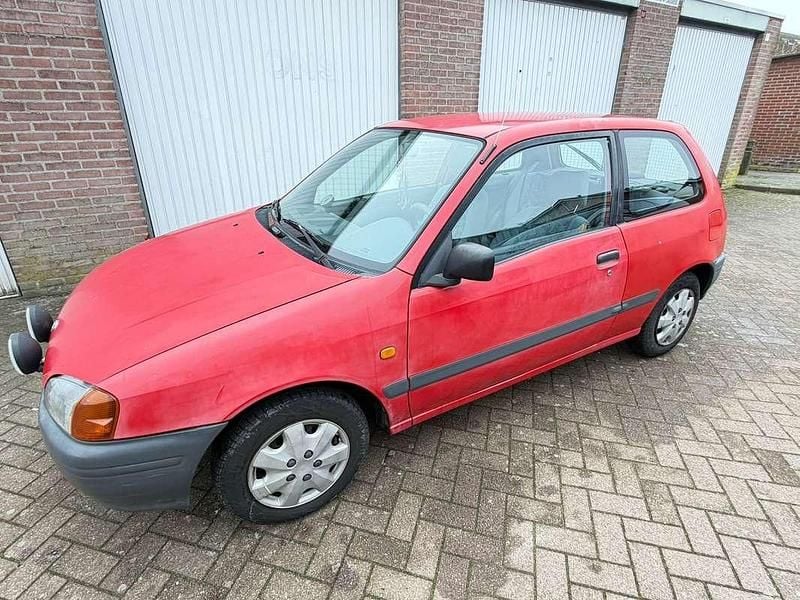 Occasion Toyota Starlet 75 PK (55 kW) 1998 Rood Hatchback