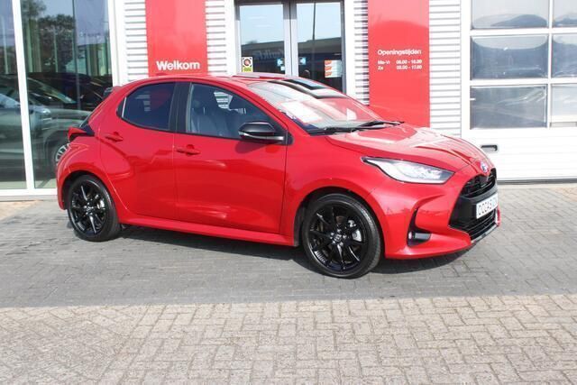 Occasion Toyota Yaris Executive 116 PK (85 kW) 2023 Rood Hatchback