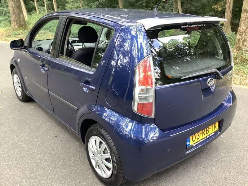 Daihatsu sirion 2