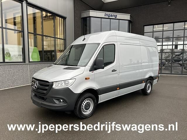 Zilver Gebruikt 2023 Mercedes Sprinter Van | € 32.950 (Eerlijke prijs) - Afbeelding 1/4