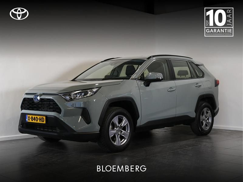 Groen Occasion 2023 Toyota RAV4 Active SUV | € 36.900 (Super prijs) - Afbeelding 1/4