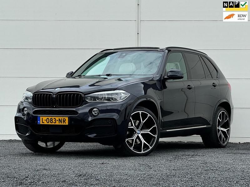 Zwart Gebruikt 2016 BMW X5 Executive SUV | € 26.945 (Eerlijke prijs) - Afbeelding 1/4
