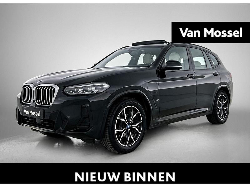Zwart Occasion 2023 BMW X3 SUV | € 49.900 (Eerlijke prijs) - Afbeelding 1/4